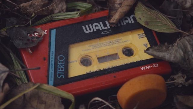 the player, a cassette Sony Walkman, found in the forest in the Dark S01E01