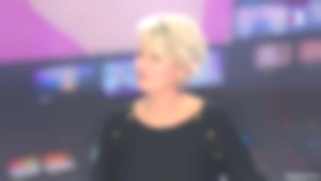 Le pull noir de Sophie Davant dans C'est au programme du 30/01/2018