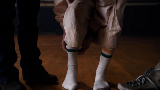 The sports socks of Eleven (Millie Bobby Brown) in Stranger Things S01E07