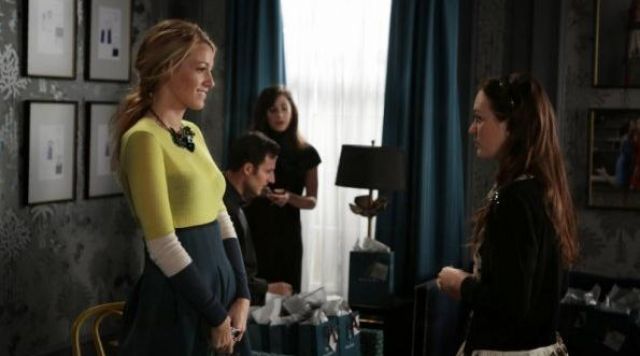 La jupe taille haute en satin portée par Serena Van Der Woodsen (Blake Lively) dans Gossip Girl Saison 6 Episode 7