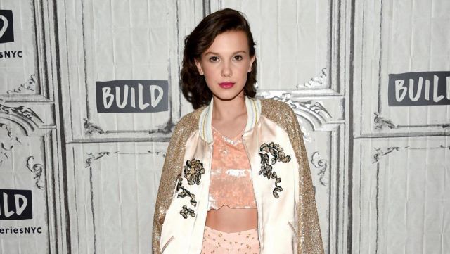The bomber Rodarte embroidered rose of Millie Bobby Brown in BUILD Series in NYC