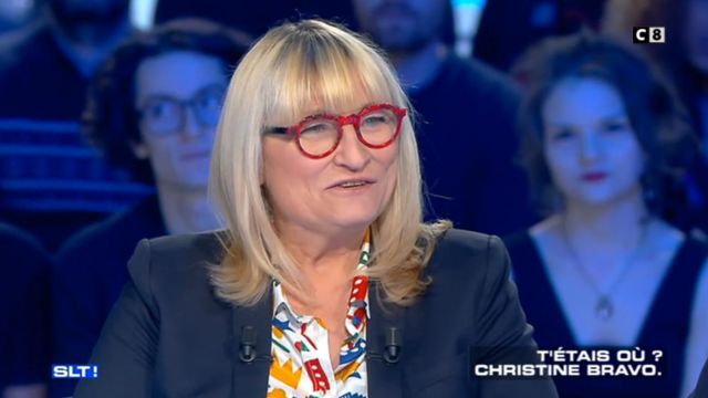 La chemise imprimée de Christine Bravo dans Salut Les Terriens du 10/02/2018 (version carré de soi)