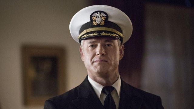 Le chapeau du commandant Tom Chandler (Eric Dane) dans The last ship S02E13