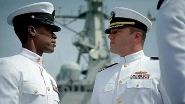 The hat of commander Tom Chandler (Eric Dane) in " The last ship S01E09