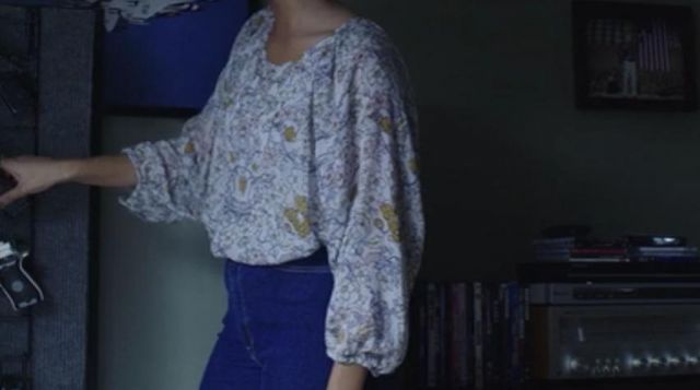 The floral blouse worn by Jessica Davis (Alisha Boe) in 13 Reasons Why S01E10