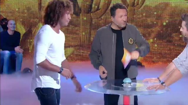 La chaîne de pantalon de Laurent Maistret dans vendredi tout est permis spéciale latino