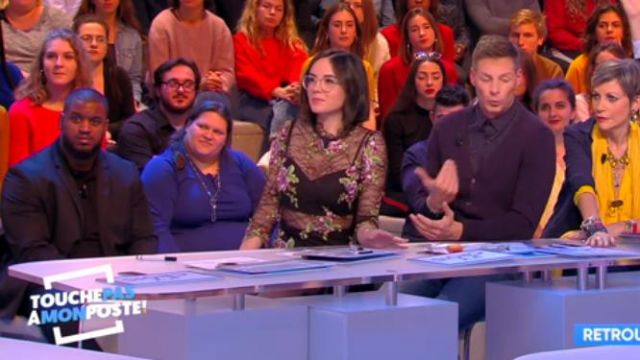 The dress, embroidered with flowers of Agatha Auproux in #TPMP't Touch my post of the 16/01/2018
