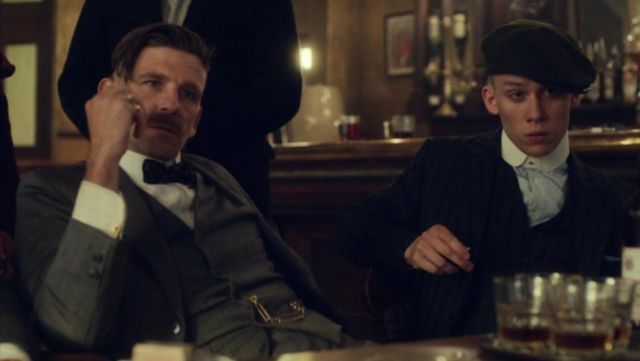 The ring of Arthur Shelby (Paul Anderson) in Peaky Blinders S01E02