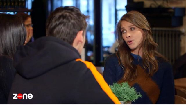 Le pull bleu graphique de Ophélie Meunier dans Zone interdite du 18/02/2018