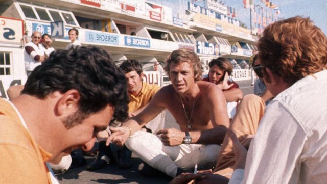 La montre Tag Heuer Monaco de Michael Delaney (Steve McQueen) dans Le Mans