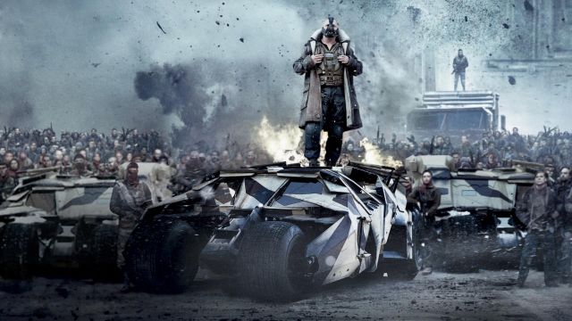 Abrigo con cuello de piel usado por Bane (Tom Hardy) como se ve en Batman:  The Dark Knight Rises | Spotern