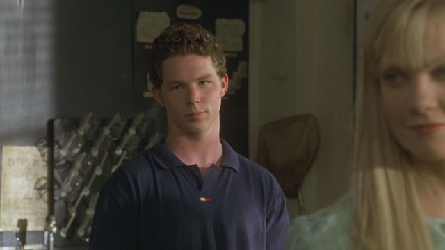 The polo navy blue Tommy Hilfiger Stan Rosado (Shawn Hatosy) in The Faculty