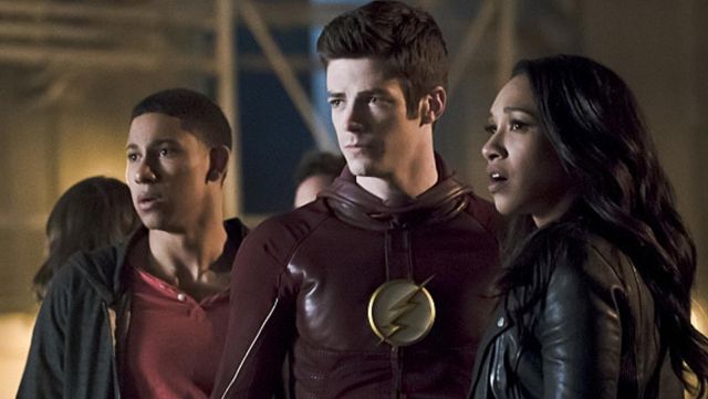 Flash Jacket worn by Barry Allen (Grant Gustin) as seen in The Flash S03E09