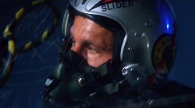 Le casque de pilote porté par Ron Kerner / Slider (Rick Rossovich) dans Top Gun