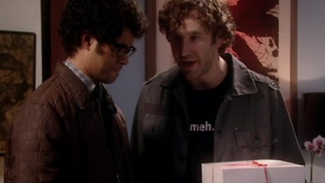 The t-shirt Meh to Roy (Chris O'dowd) in The IT Crowd S02E03