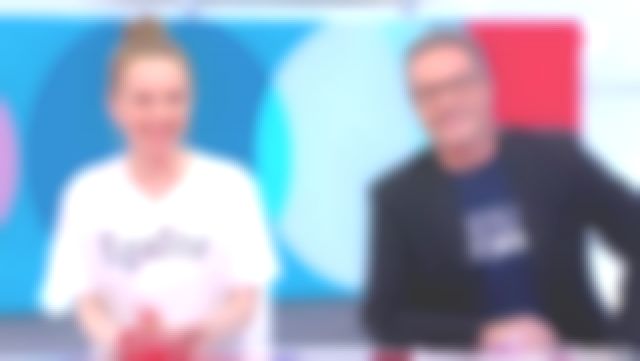 Le t-shirt Egalité de Sophie Brafman dans C'est au programme du 08/03/2018
