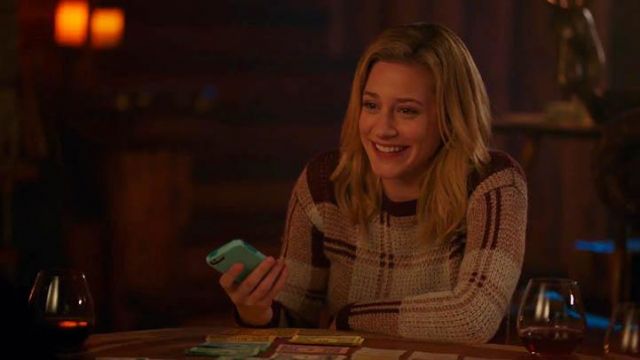 The sweater in plaid Melrose & Market by Betty Cooper (Lili Reinhart) in Riverdale S02E14