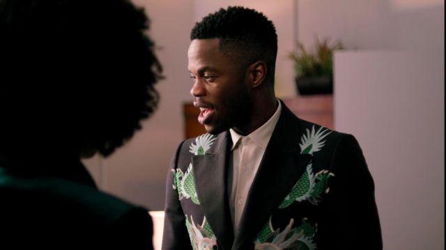 The jacket is lined in Gucci Jeff Colby (Sam Adegoke) in Dynasty S01E13