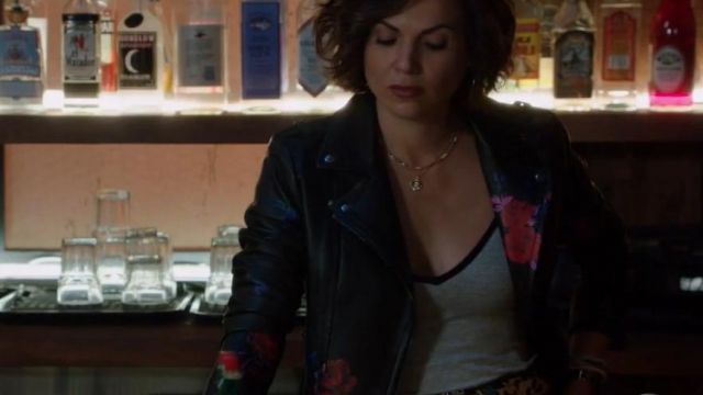 Peint à la Veste en Cuir portés par Regina Mills (Lana Parrilla) comme on le voit dans Once Upon A Time S07E02