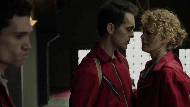 The combination of red Berlin (Pedro Alonso) in The casa de papel S01E03