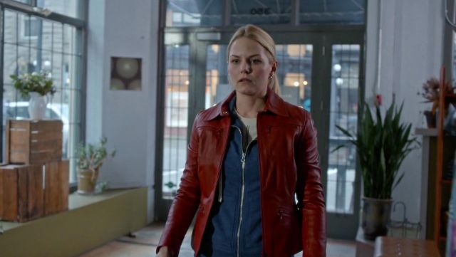 La Veste en Cuir rouge porté par Emma Swan (Jennifer Morrison) dans Once Upon a Time S05E20