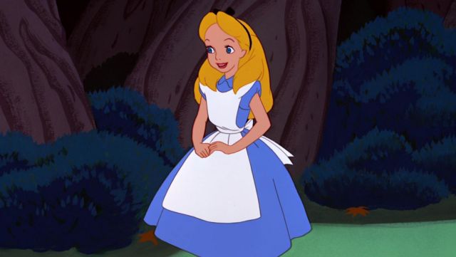 La per­ruque avec ruban d'A­lice dans le des­sin animé Alice au pays des mer­veilles