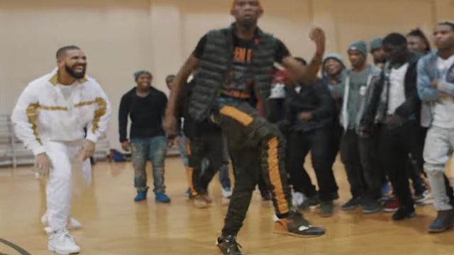 La paire de Nike Air Jordan 8 que porte Drake dans le clip Look Alive de Blocboy JB
