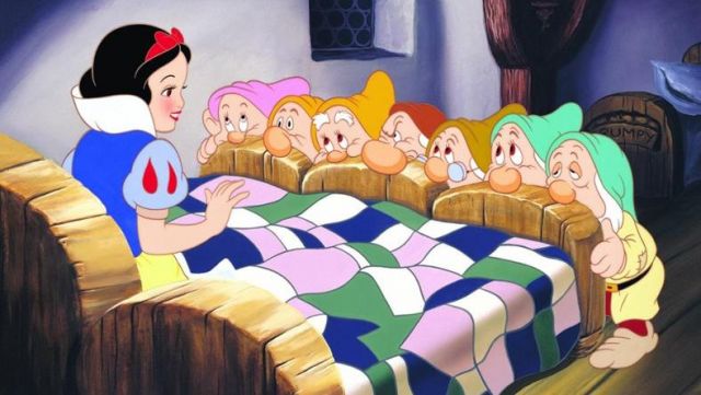 Snow White S Black Wig In Snow White And The Seven Dwarfs Spotern