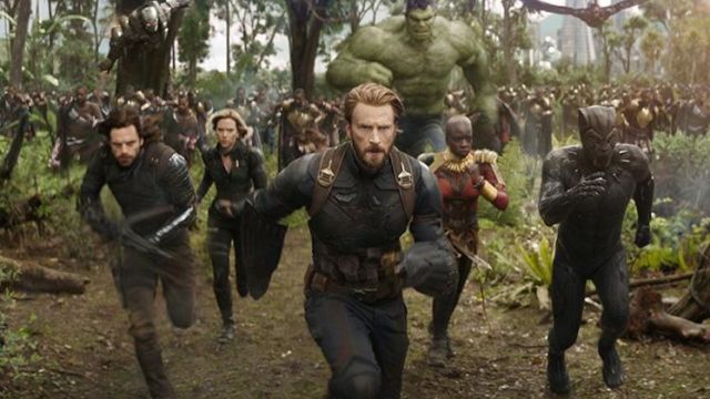 The replica of the shield of Captain America (Chris Evans) in the Avengers : Infinity War