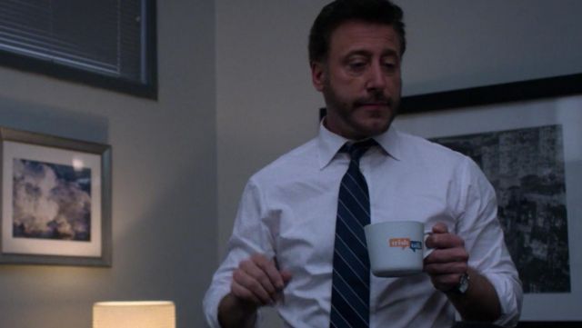 The cup "Trish Talk" from the boss of Trish Walker (Rachael Taylor in Jessica Jones S02E01