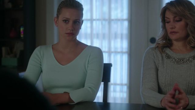 The pull of Betty Cooper (Lili Reinhart) in Riverdale S02E15