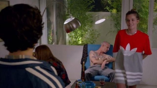 The Adidas t-shirt and gray Mickey Dobbs (Gillian Jacobs) in Love S01E04 | Spotern