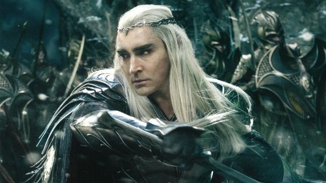 The bracers metal of Thranduil (Lee Pace) in The Hobbit : The Battle of the five armies