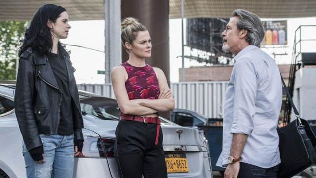 Trish Walker (Rachael Taylor)'s Elle Sasson Delphine sparrow printed crop top worn on Jessica Jones S02E04