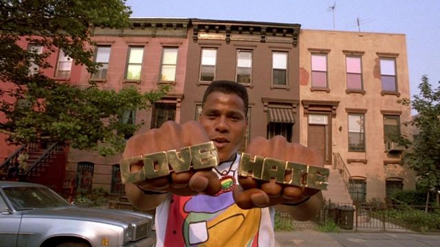 The rings 4 fingers "Hate" "Love" Radio Barjo (Bill Nunn) in Do the right thing