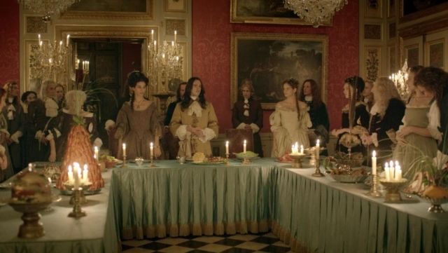 The salon d'hercule of the château de Vaux-le-Vicomte to the banquet of Versailles S01E06