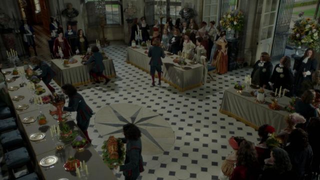 The central room of the castle of Vaux-Le-Vicomte in Versailles S02E08