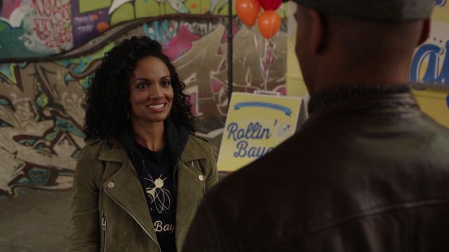 The bomber jacket in suede Sabine ( Mekia Cox ) in Once Upon A Time S07E12