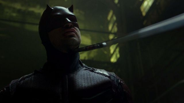 The replica of the helmet of Matt Murdock / Daredevil (Charlie Cox) in Marvel's Daredevil S02E12