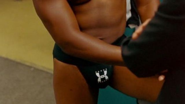 The jockstrap Under Armour Willie Beamen (Jamie Foxx) in the hell of The Sunday