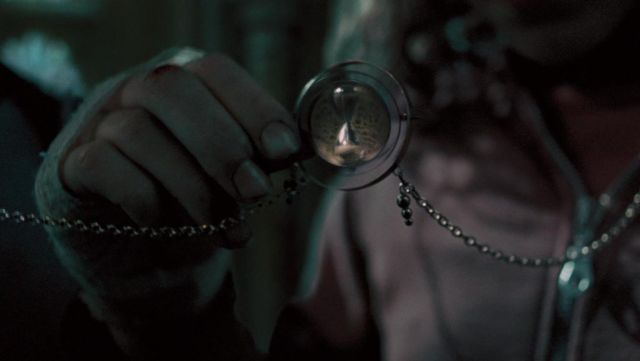 The replica of the turner of time, Hermione Granger (Emma Watson) in Harry Potter and the prisoner of Azkaban