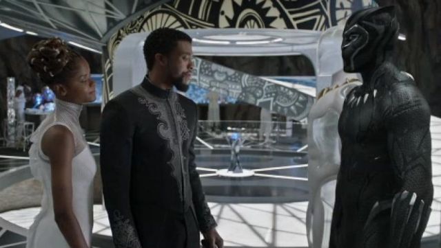 The tunic embroidered T Challa (Chadwick Boseman) in a Black Panther