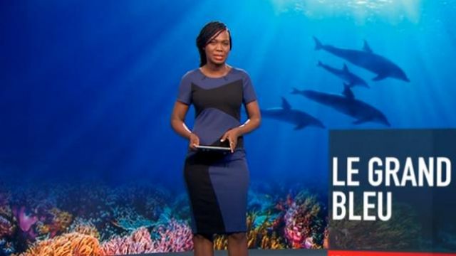 The graphic dress of Kareen Guiock in The 12:45 28/03/2018