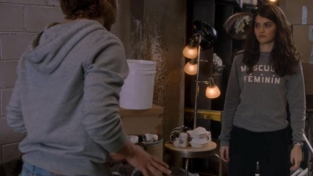Sa­brina Pem­ber­ton's (So­fia Black D'E­lia) grey sweater as seen in​ The Mick 2x19