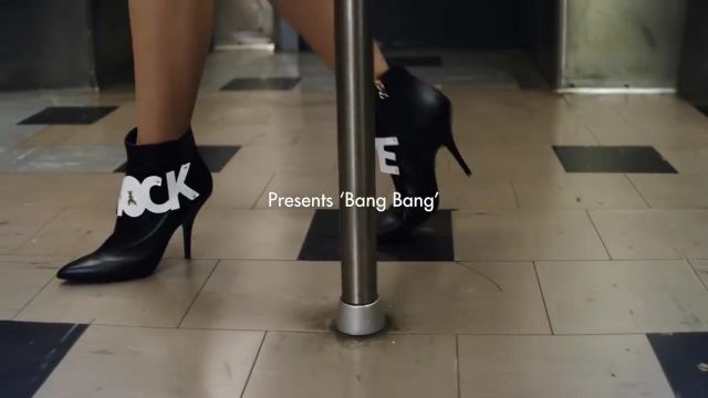 The leather ankle boots "Rock" Patrizia Pepe Dua Lipa in its clip Bang Bang
