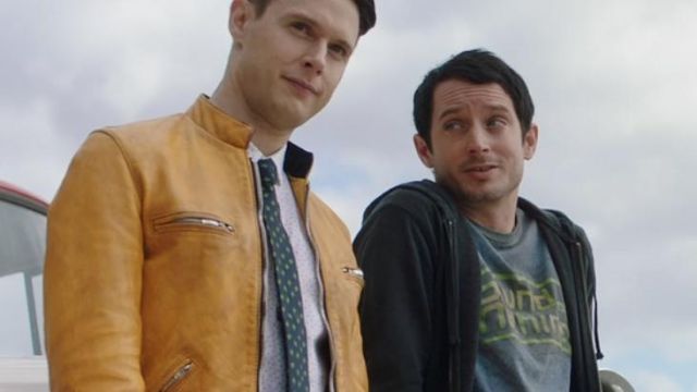 Sound of nothing tee shirt worn by as seen in Todd Brotzman (Elijah Wood) as seen in Dirk Gently's Holistic Detective Agency S02E10
