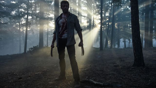 La chemise en jean de Logan / Wolverine (Hugh Jackman) dans Logan