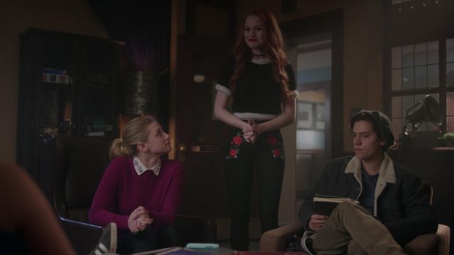 Pantalones florales de Cheryl Blossom (Madelaine Petsch) en Riverdale S02E14