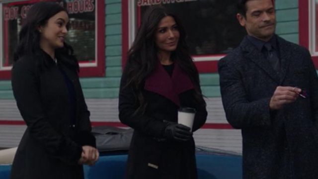 The black coat wrap worn by Hermione Lodge (Marisol Nichols) in Riverdale S02E17