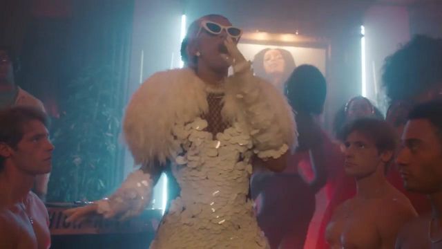 The white dress Mark Fast with sequins and ostrich feathers Cardi B in the clip Bartier Cardi (feat. 21 Savage)